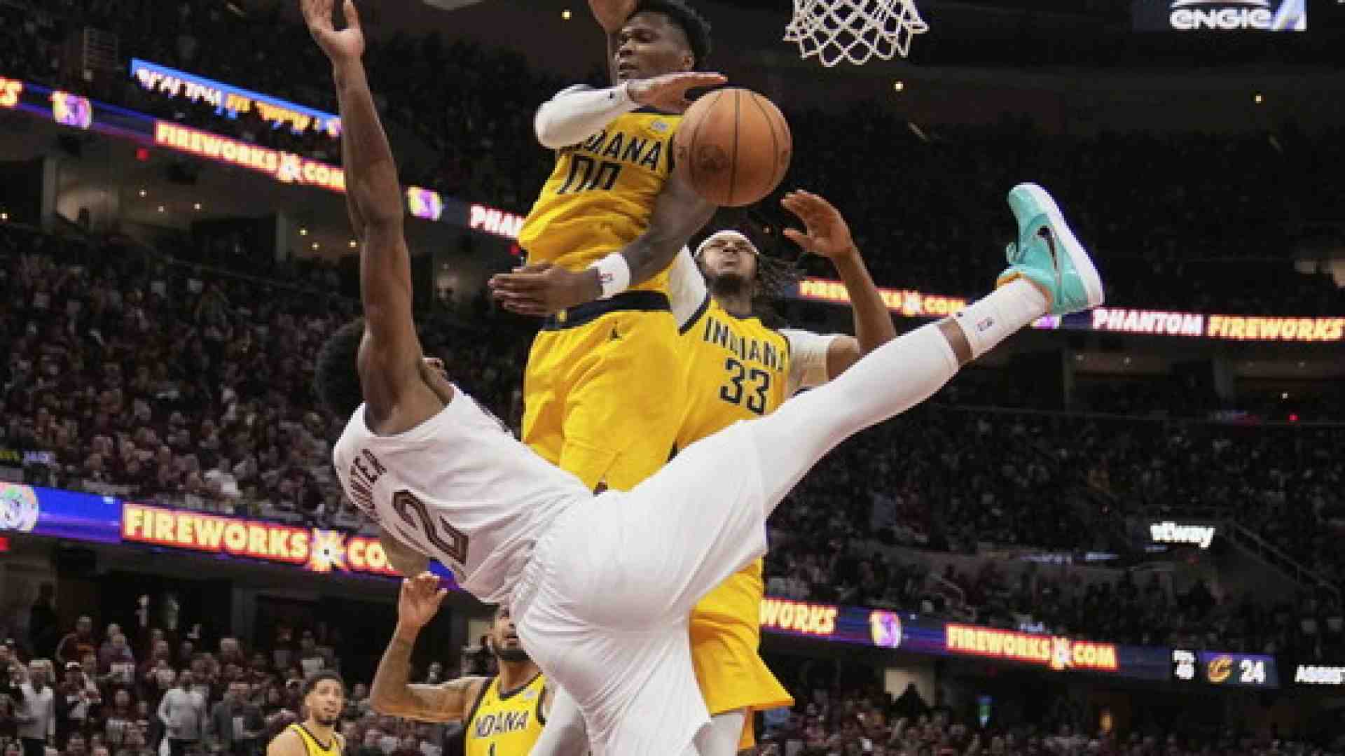 Immagine di Paradossi Nba. Da New York a Denver, vince chi gioca di più