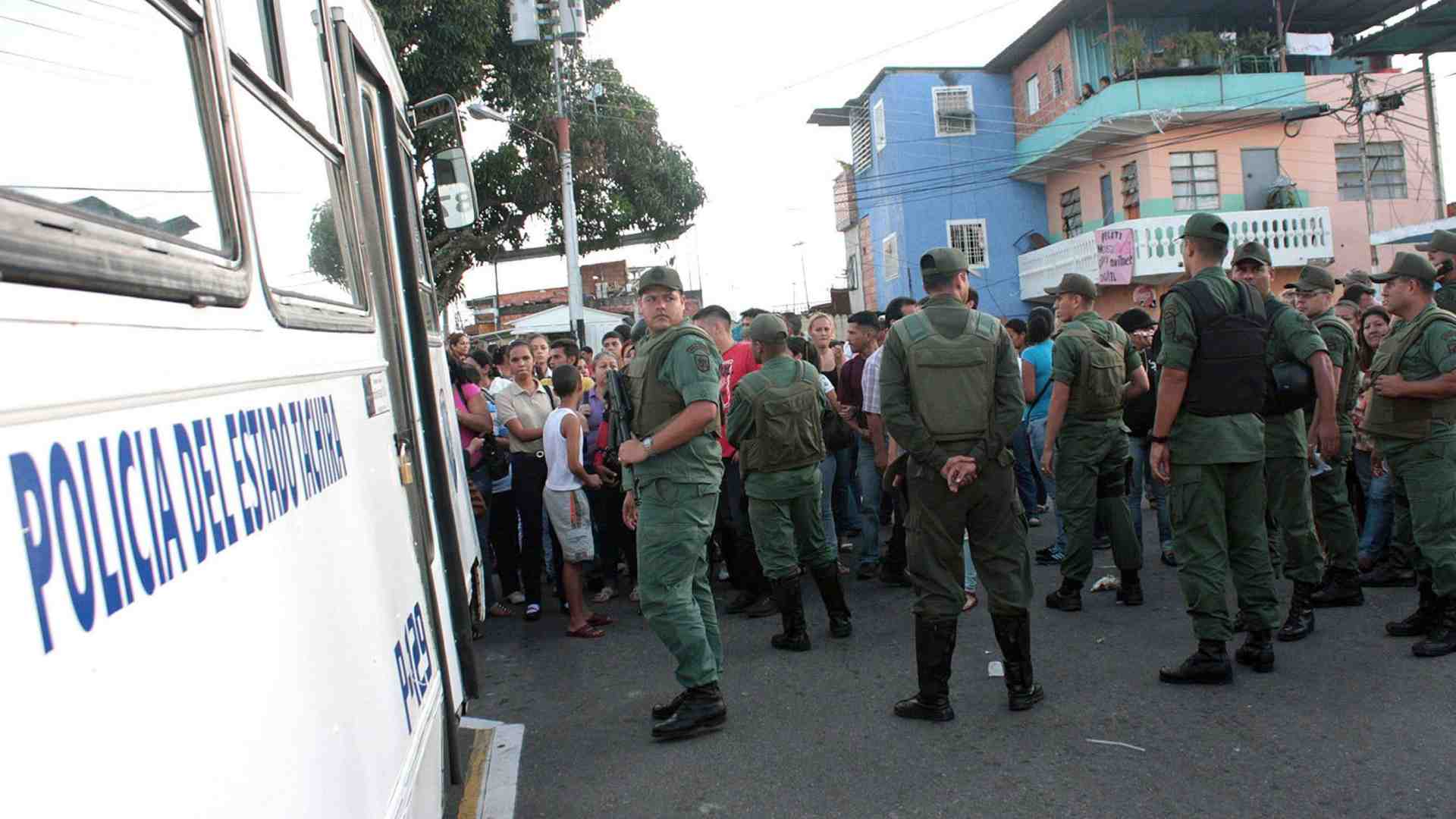 Immagine di Alfredo Schiavo libero, Alberto Trentini no. Il carcere è l'arma di Maduro