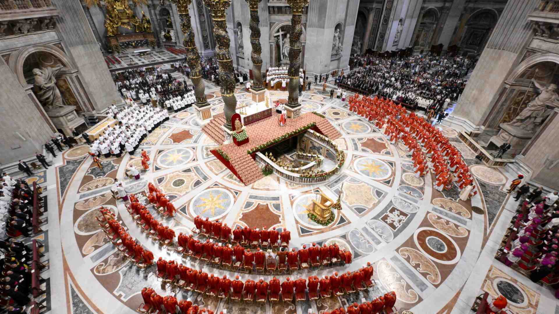Immagine di Cari cardinali, vi invidio. Fossi in voi non uscirei più dalla Cappella Sistina