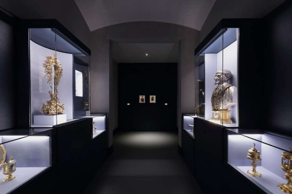 La Sala degli Argenti - -