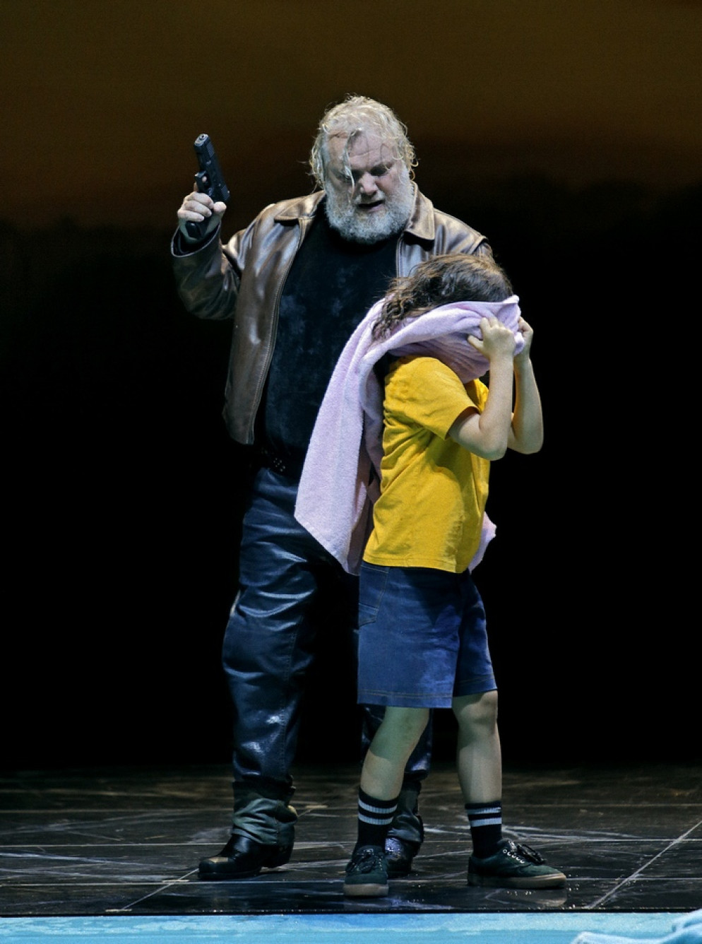 Il rapimento del bambino nell’«Oro del Reno» al Festival di Bayreuth - Enrico Nawrath / Bayreuther Festspiele 2022