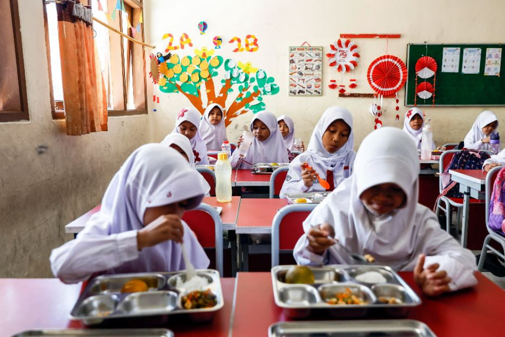 Giovani alunne in una scuola indonesiana - ANSA