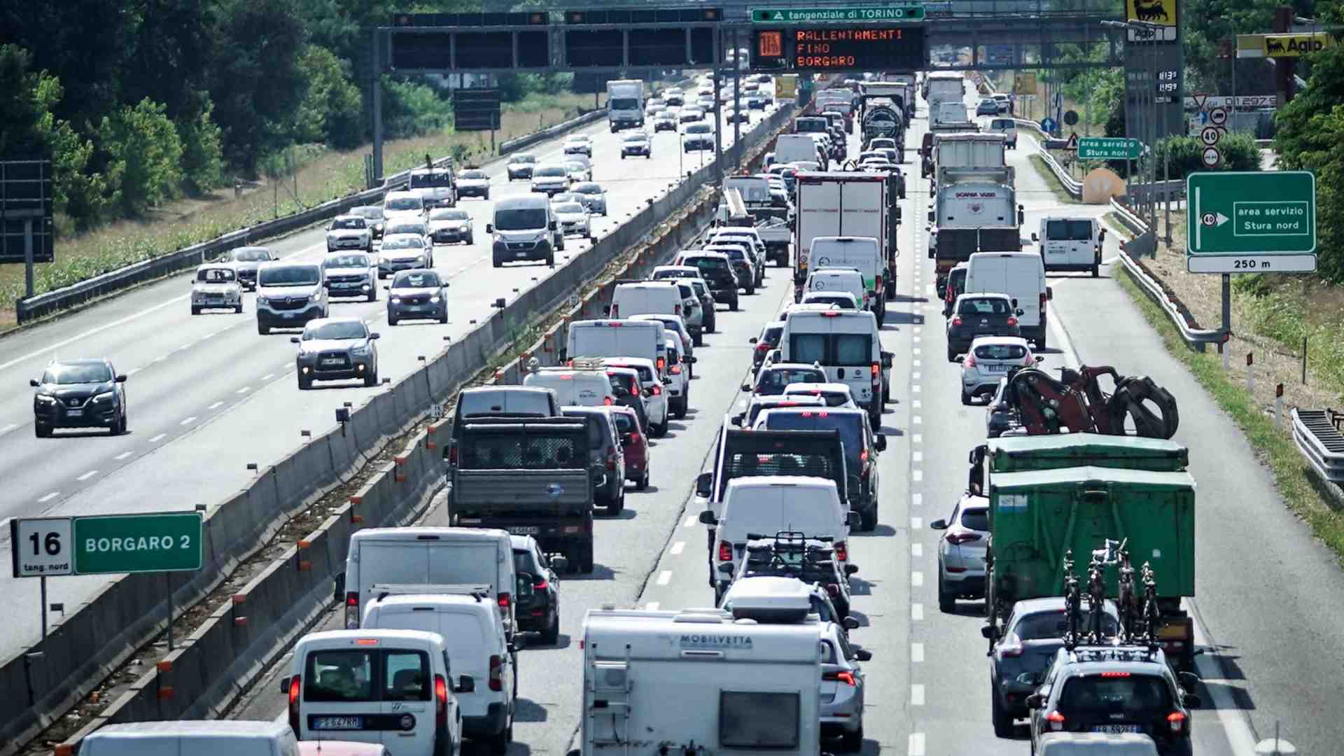 Immagine di Le auto in Italia sono sempre di più (e sempre più vecchie)