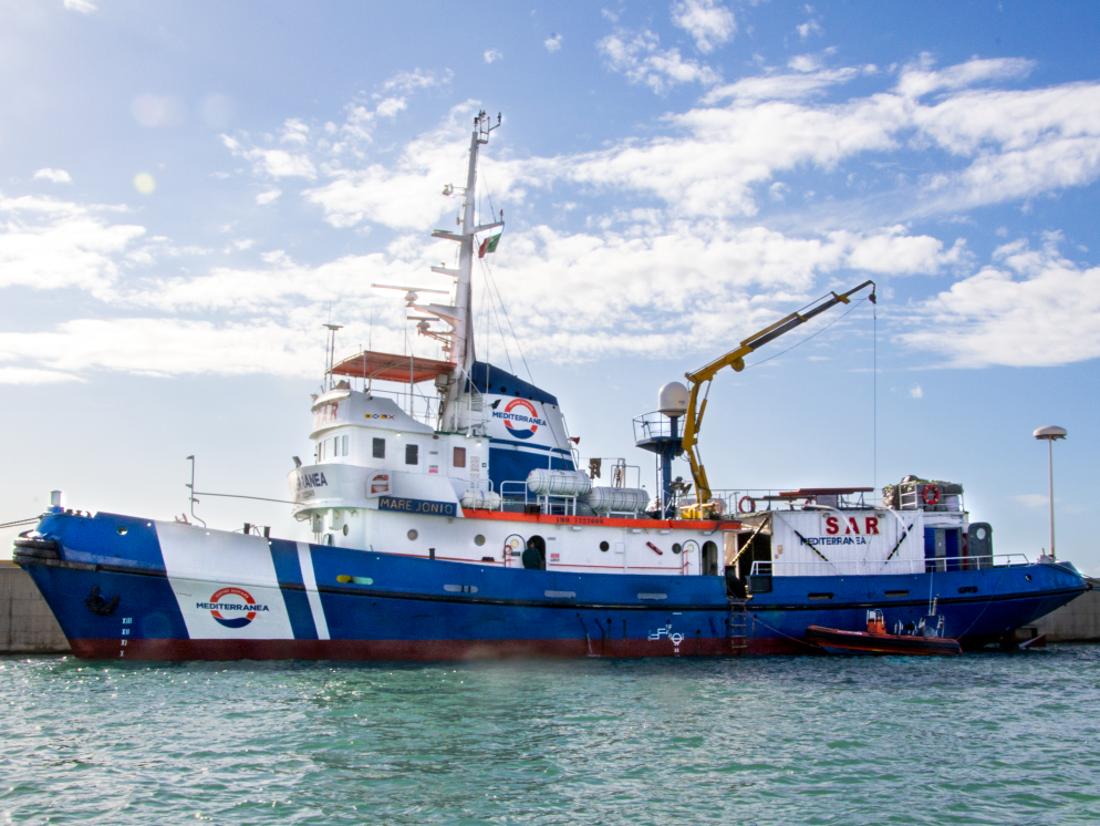La nave "Mare Jonio" nel porto di Trapani si prepara alla partenza, prevista nei prossimi giorni - Mediterranea Saving Humans