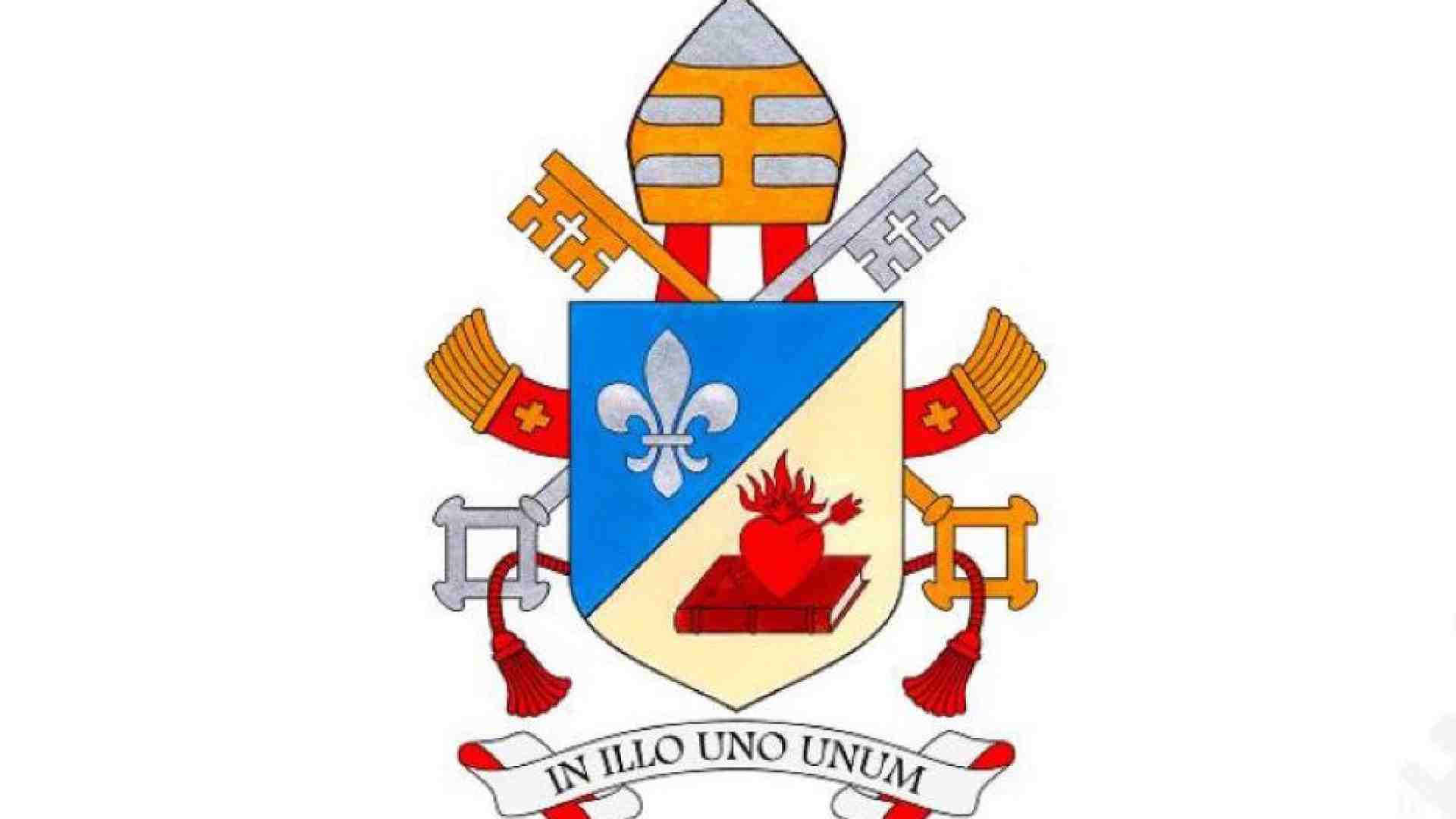Immagine di Il giglio e il cuore trafitto sul libro: cosa significa lo stemma di Leone XIV