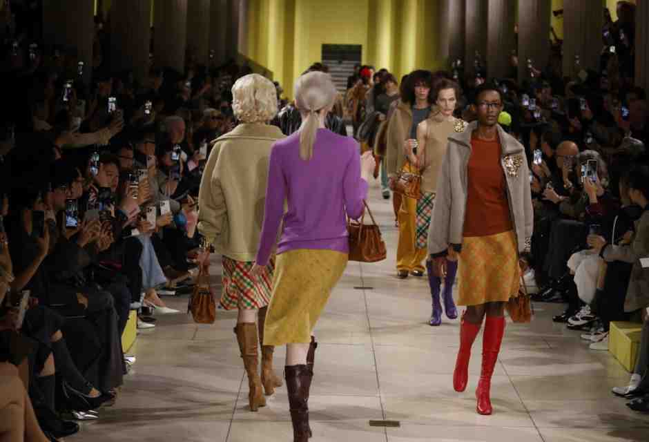 L'uscita finale della sfilata autunno-inverno di Miu Miu (foto courtesy gruppo Prada)