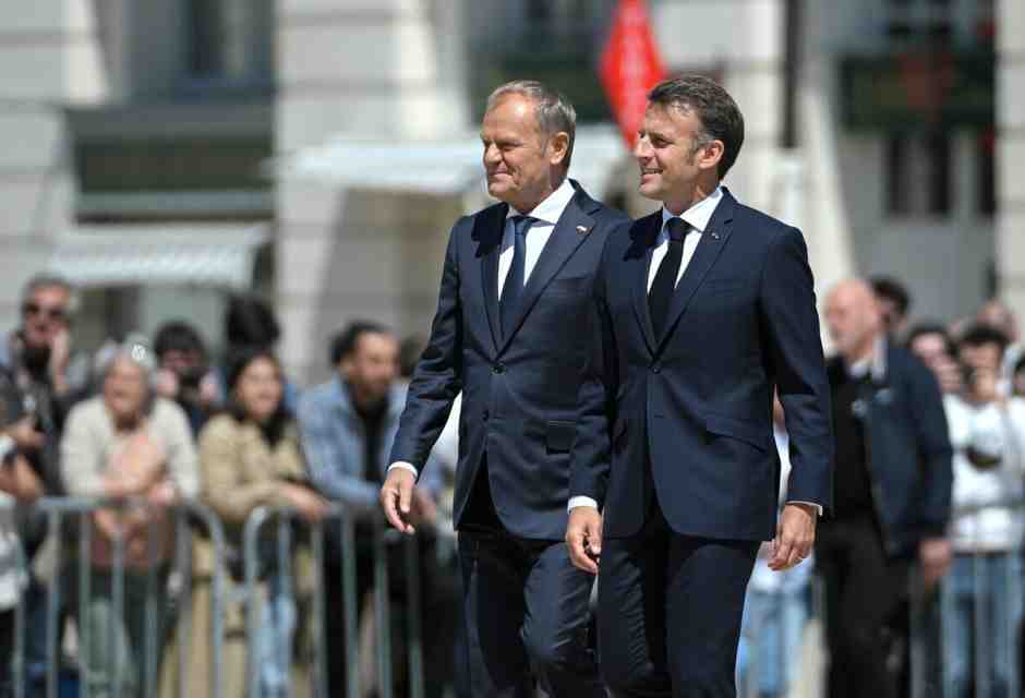 Emmanuel Macron e Donald Tusk (Ansa)