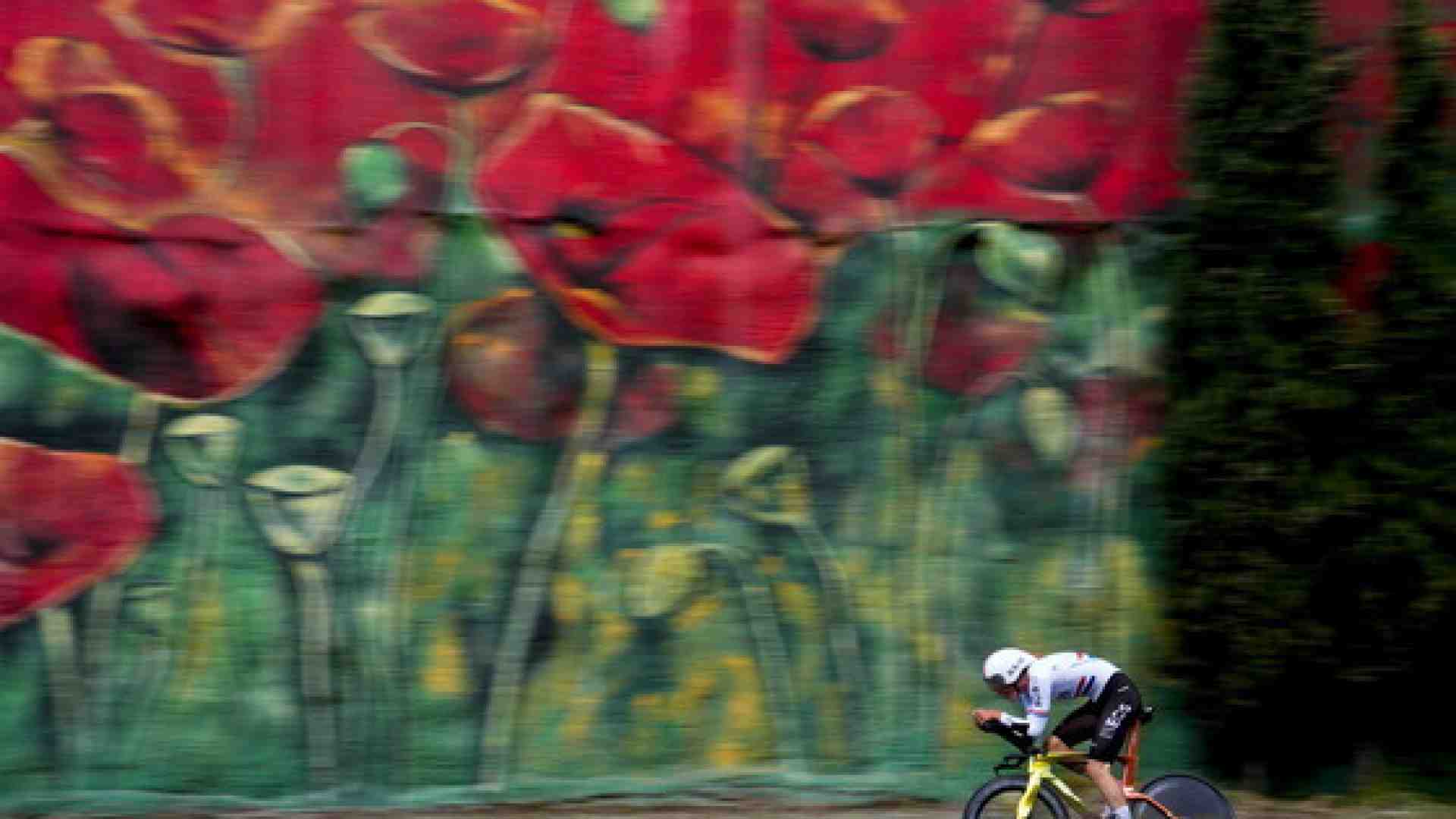 Immagine di Giro d'Italia, Tarling vince la cronometro di Tirana
