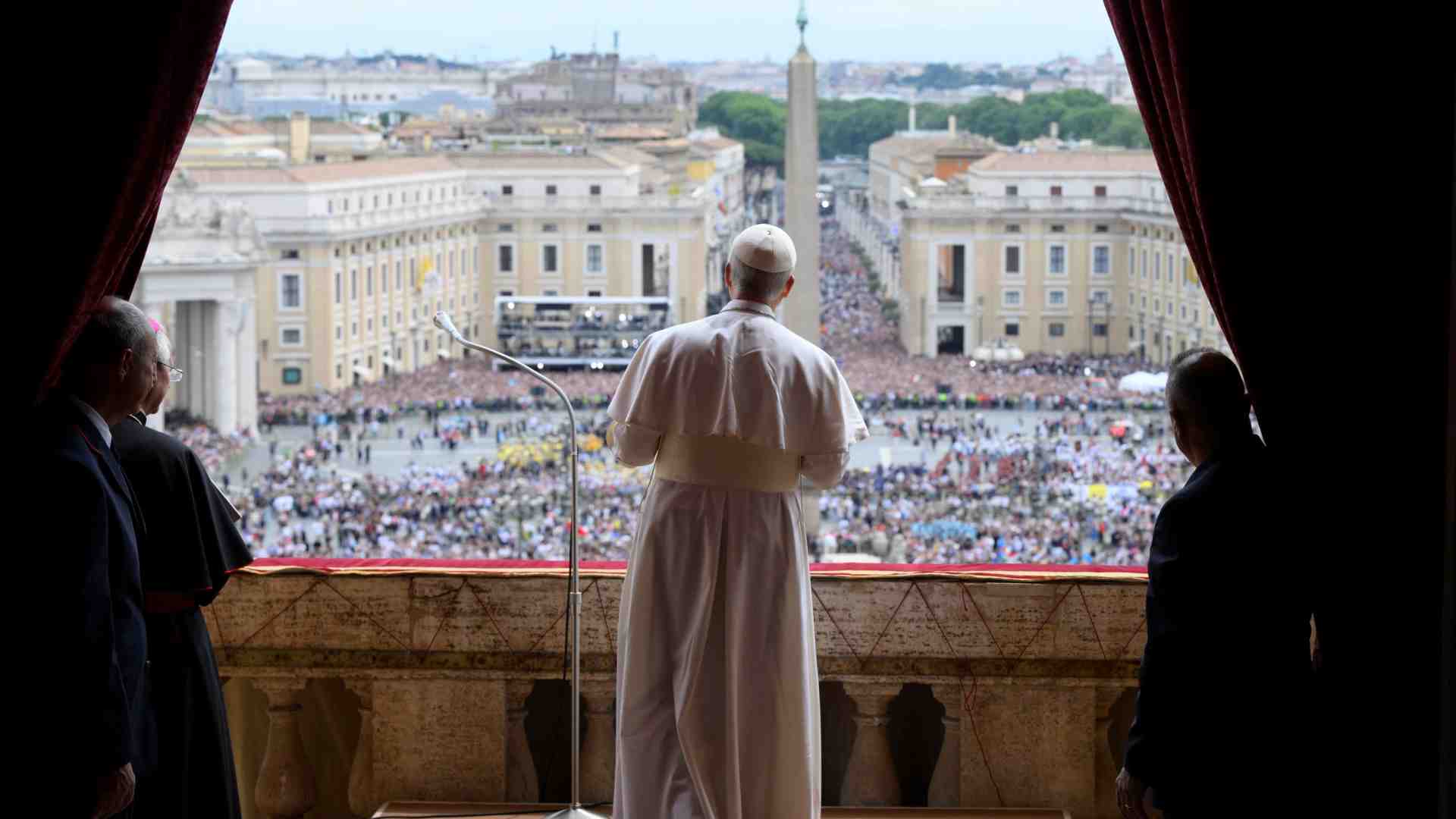 Immagine di Il Papa: «Mai più la guerra». E prega per le vocazioni