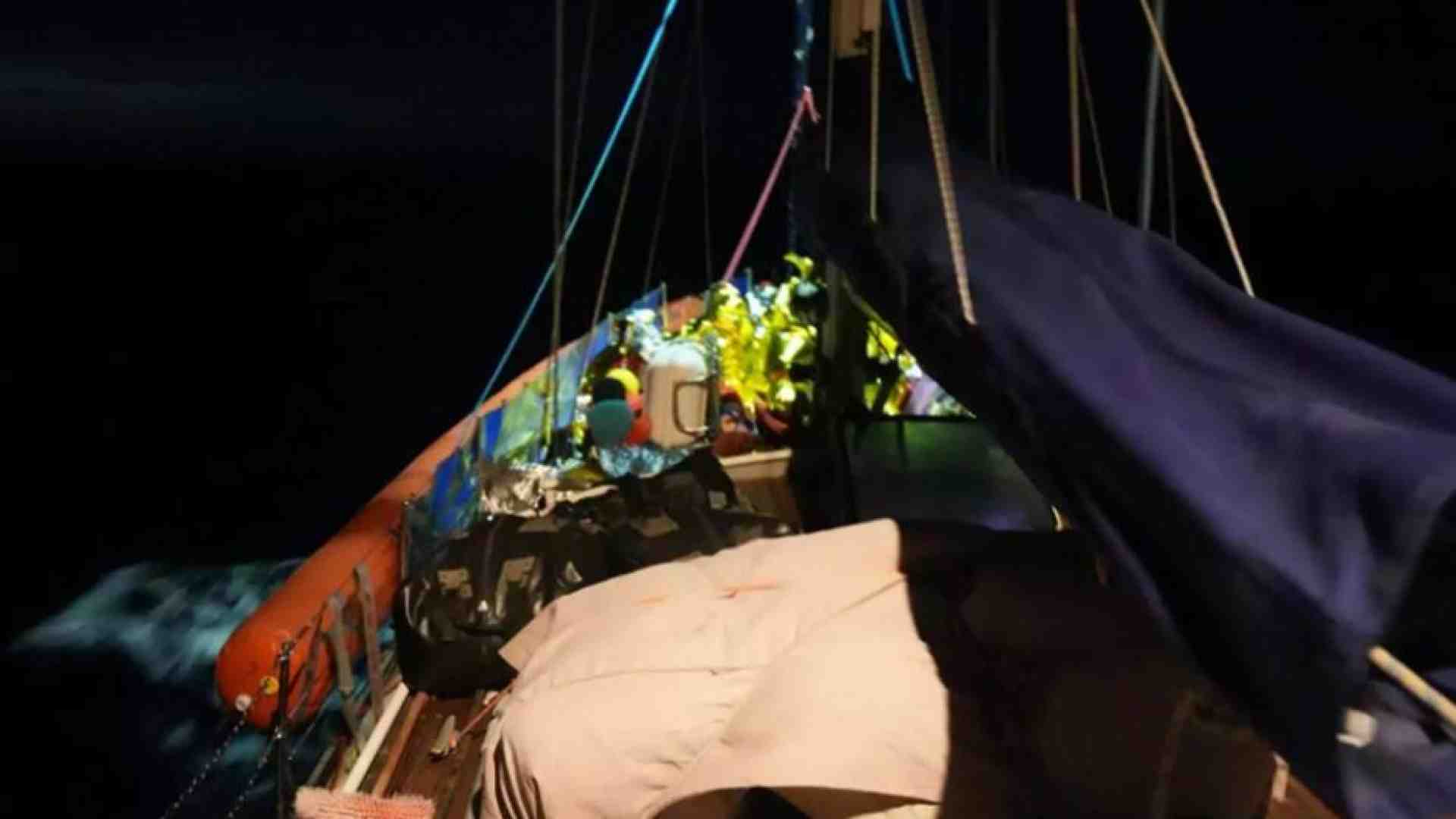 Immagine di I due piccoli uccisi dalla sete su un barcone: «Morti per indifferenza»