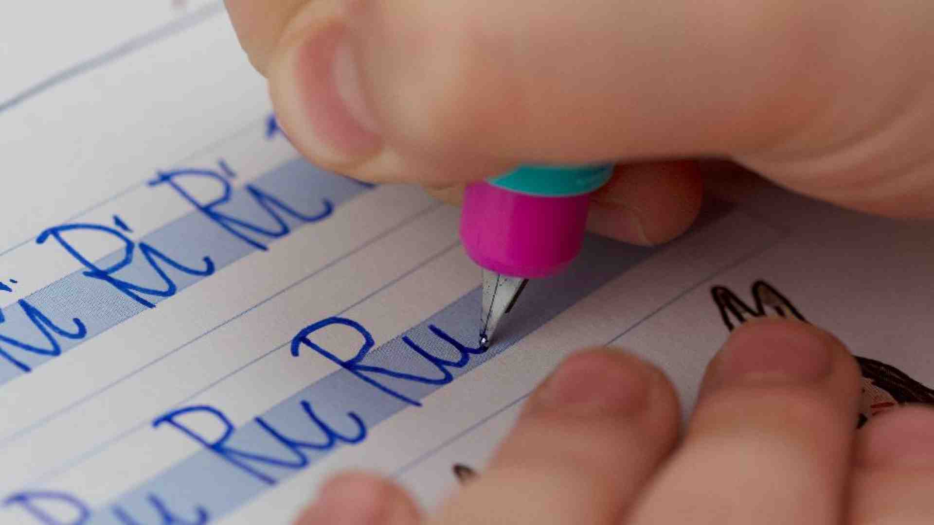 Immagine di «L'obbligo di corsivo a scuola penalizza gli alunni dislessici»