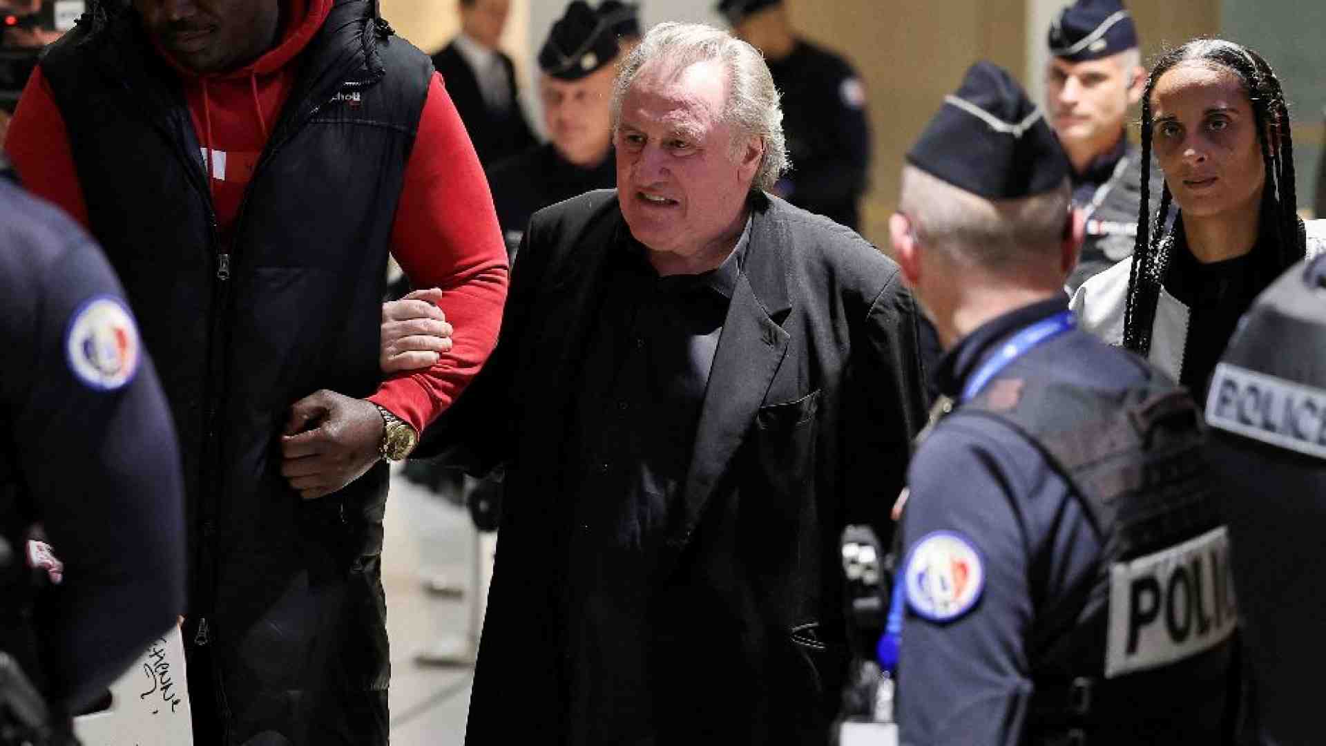 Immagine di Gerard Depardieu condannato a 18 mesi (con la condizionale)