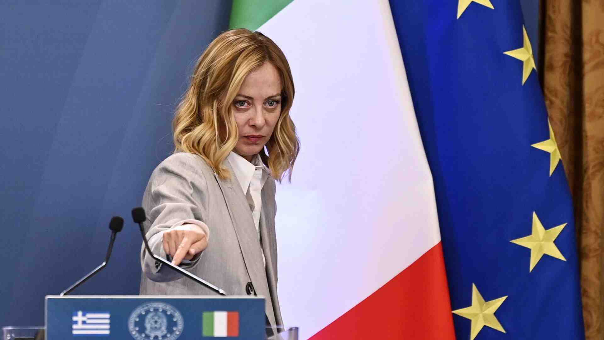 Immagine di Meloni e il ritorno a San Pietro: la premier vedrà Merz, diplomazia in campo per gli altri leader