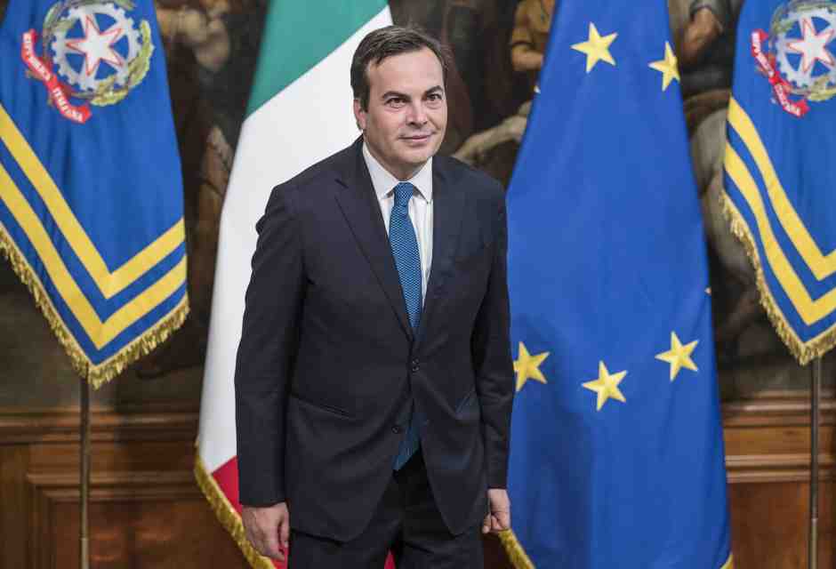 Parla Enzo Amendola: "Meloni fa politica estera in smart working. Tajani permaloso. L'asse con Merz? E' da stiro"