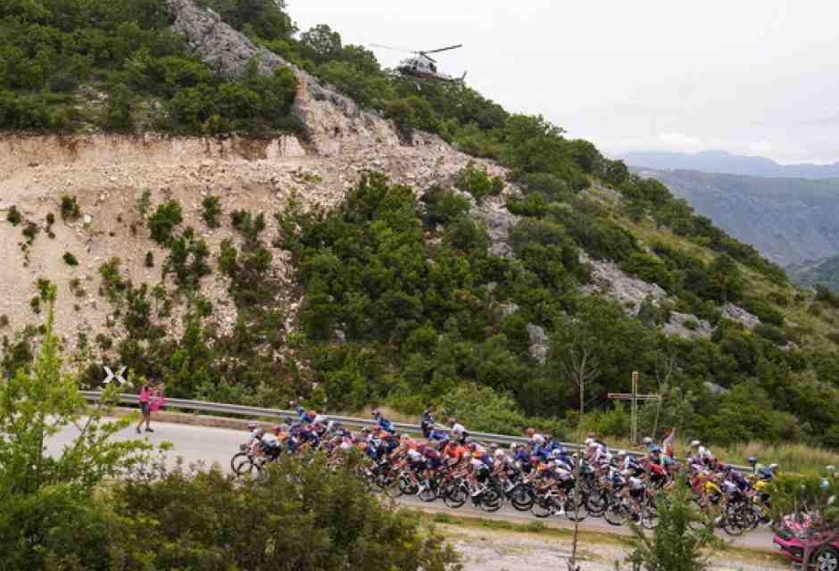 Un'immagine della terza tappa del Giro d'Italia 2025 (foto LaPresse)