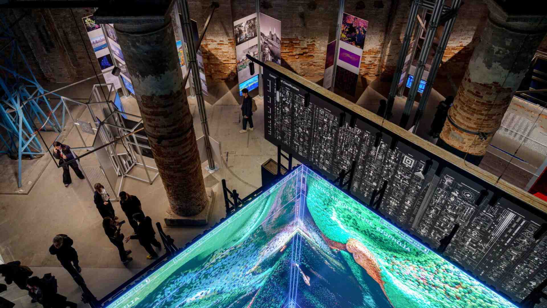 Immagine di Vuoto alla Biennale. La morte di Koyo Kouoh, i dubbi sulla sua eredità e sul futuro della fondazione