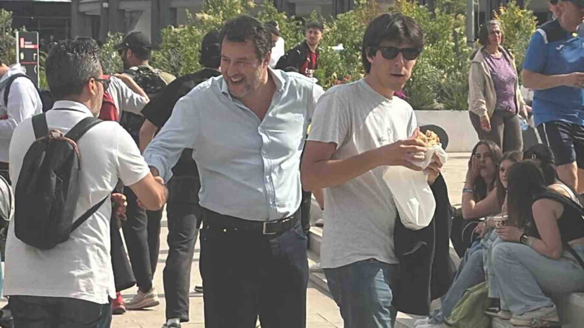 Immagine di Mentre Meloni va in aula per il Question time, Salvini si gode gli Internazionali di tennis
