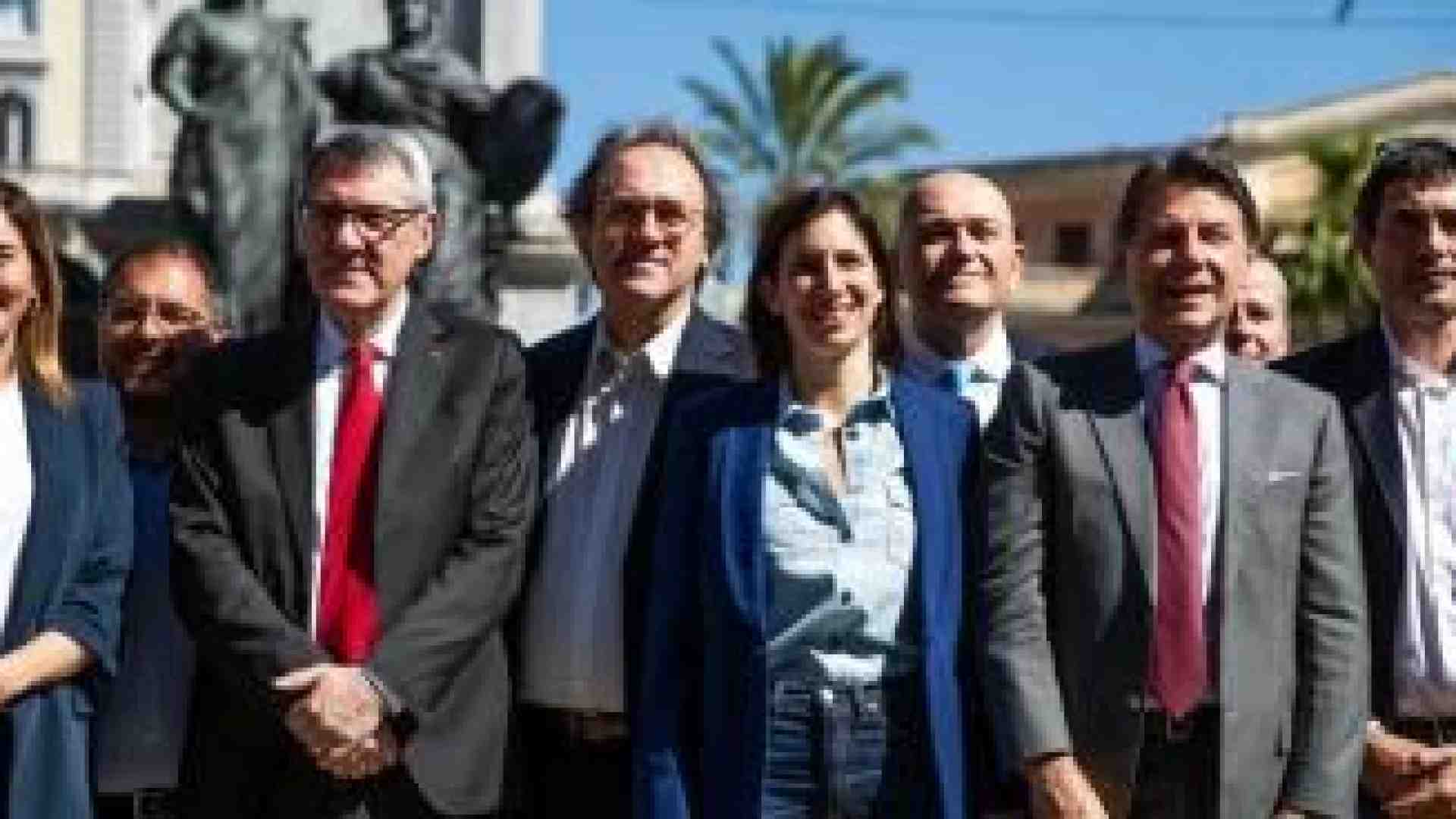 Immagine di Referendum, opposizioni in piazza contro l'invito del governo all'astensione