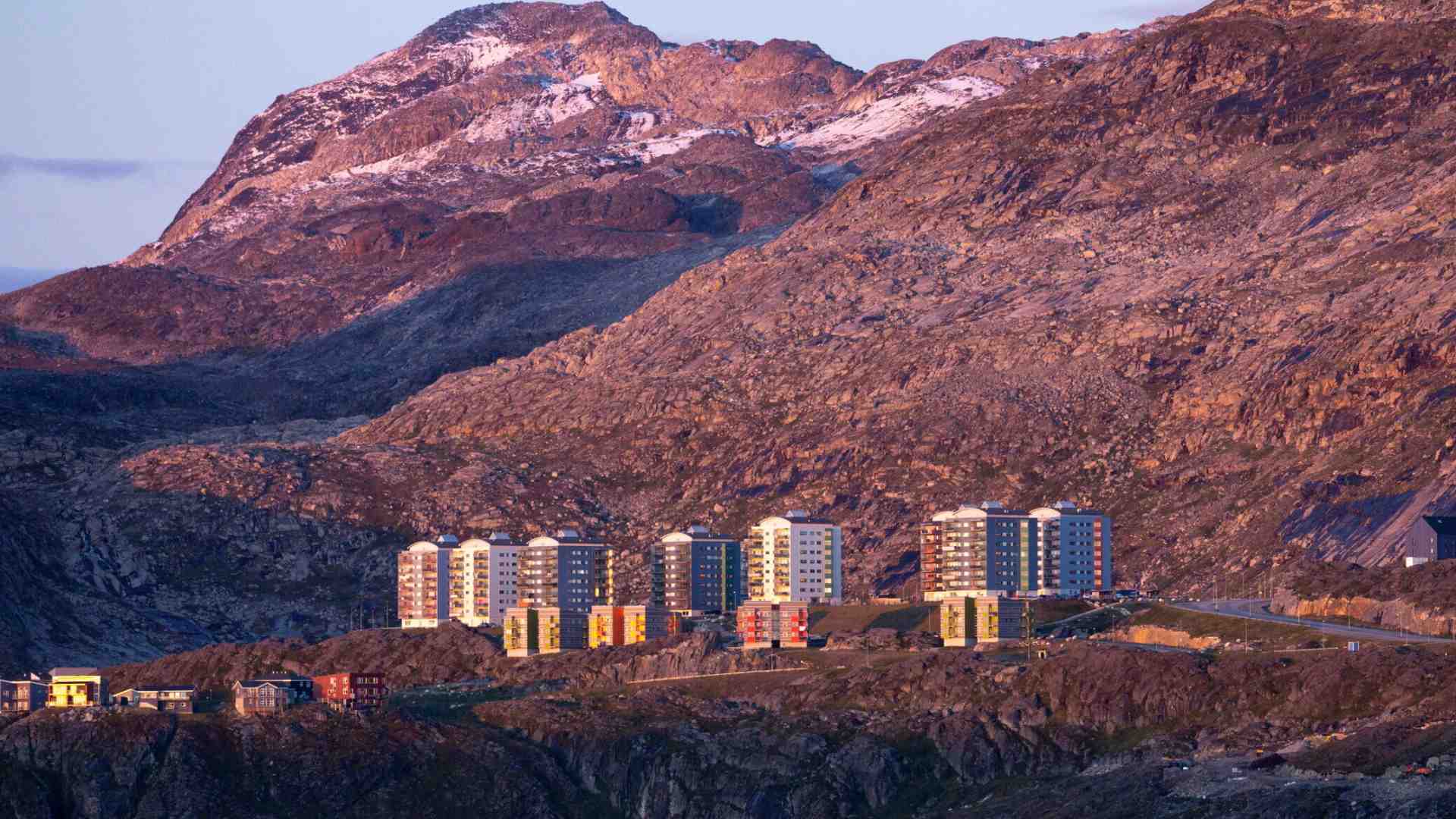 Immagine di Groenlandia, l’isola sospesa fra Europa e America
