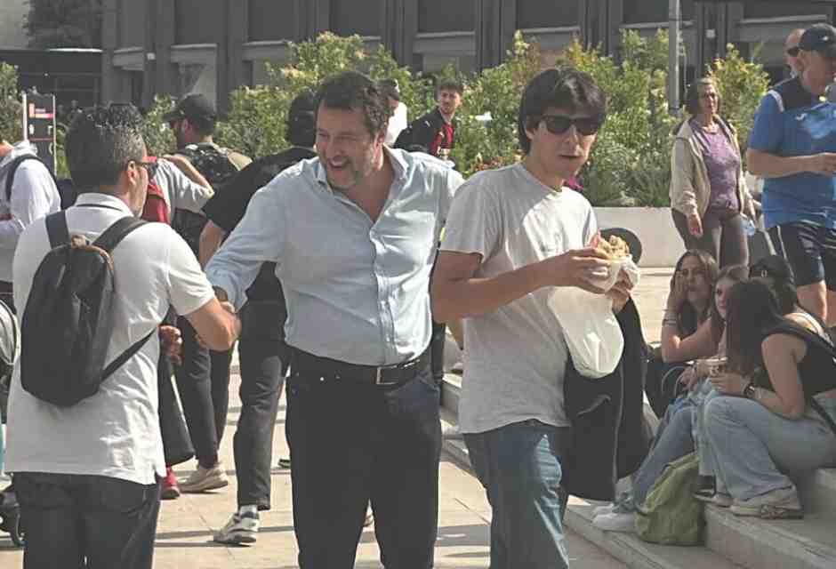Mentre Meloni va in aula per il Question time, Salvini si gode gli Internazionali di tennis