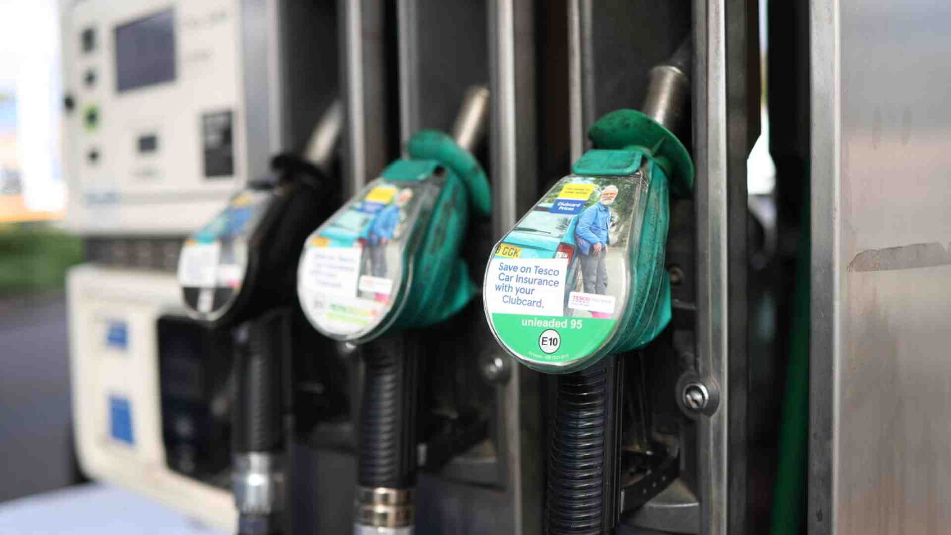 Immagine di Da oggi diesel più caro e benzina più economica: entra in vigore l'allineamento delle accise