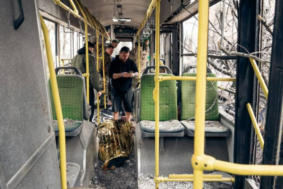 La strage della Domenica delle Palme a Sumy: il bus colpito dai missili russi - Telegram-Vigili del fuoco dell'Ucraina