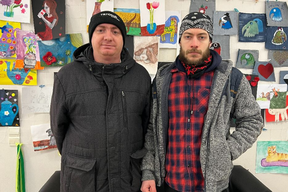 Oleksandr Ivanov, responsabile “Tato hub”, e il volontario Mykola Khemii che restano a Kramatorsk - Gambassi
