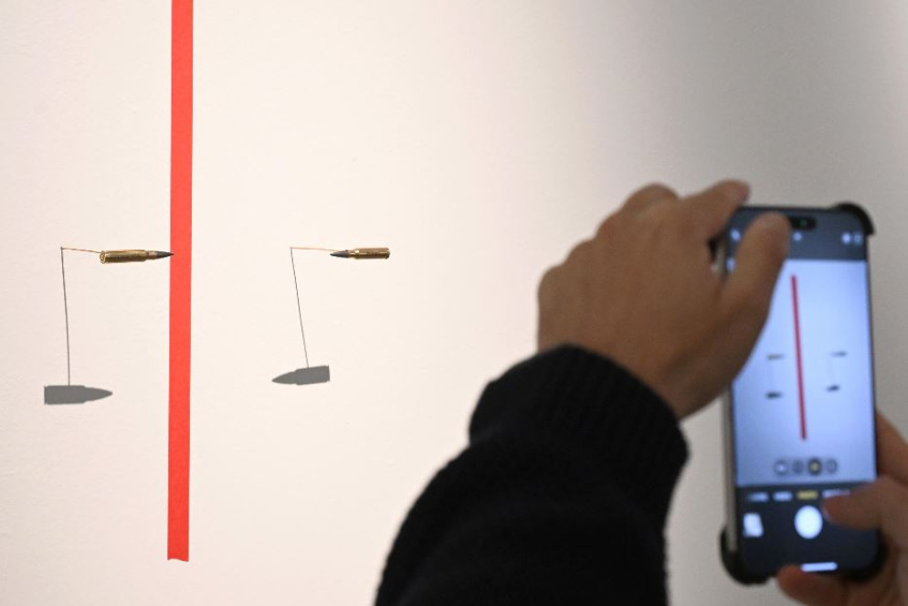 L'opera "I love you" alla mostra Contro la guerra alla Triennale di Milano - ANSA