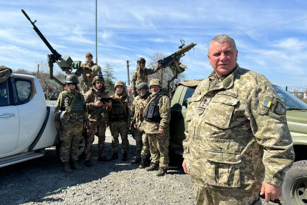 Andriy Verlatyi, fondatore della brigata partigiana Dftg formata da 150 volontari civili che abbatte i droni sui cieli di Kiev - Gambassi