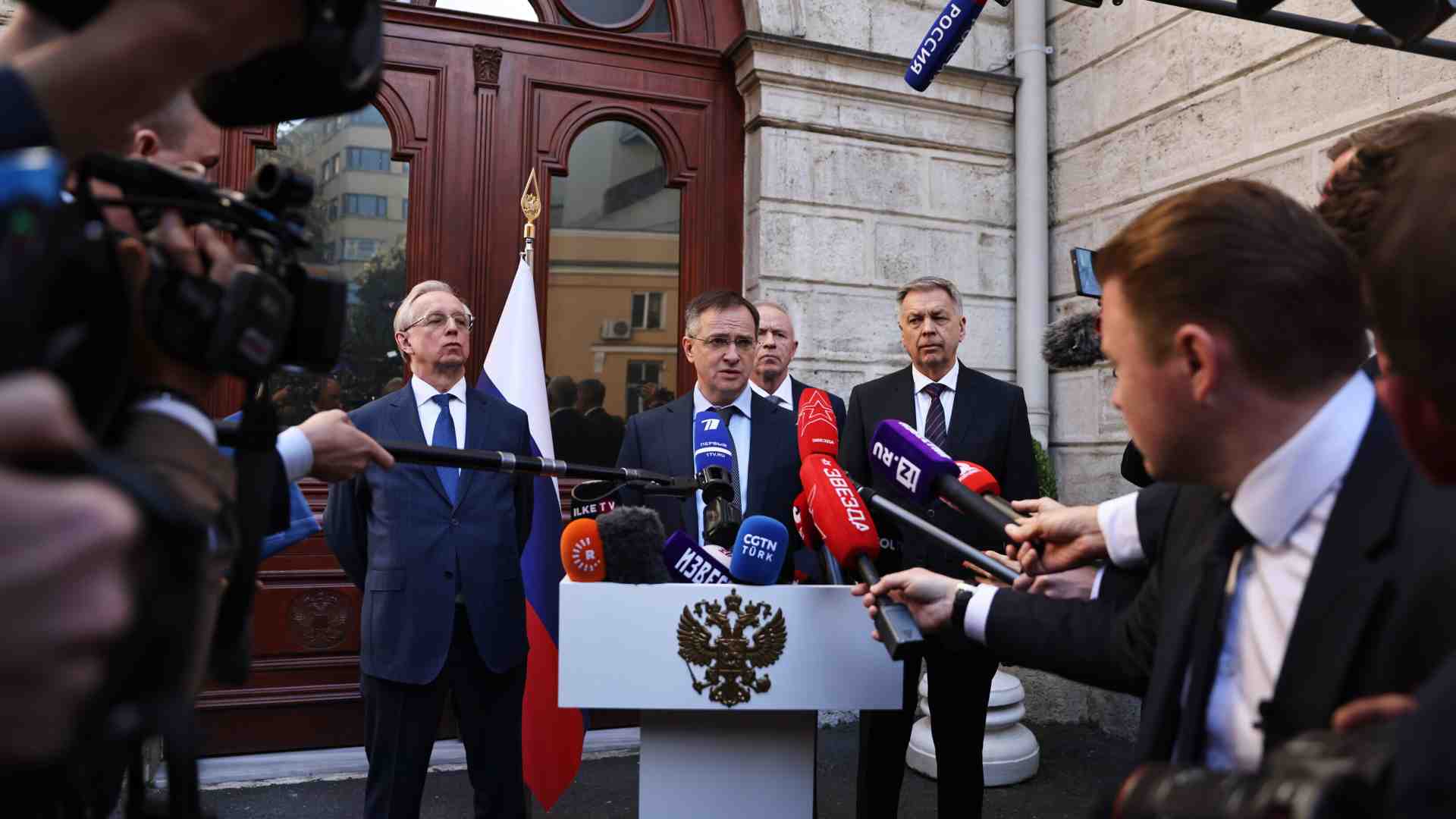 Immagine di Putin cerca di truffare tutti a Istanbul