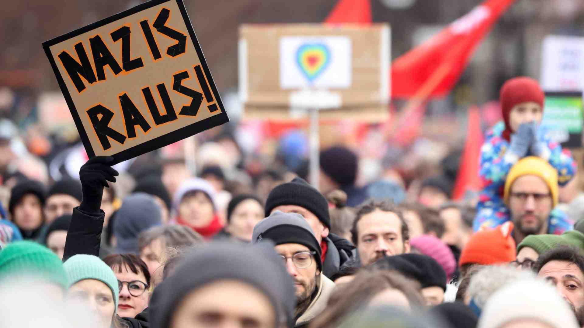 Immagine di Il raduno dell’ultradestra è un mistero. Salvini: «Vietarlo? Solo in Urss»