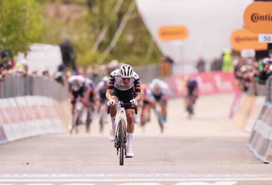 Juan Ayuso ha vinto la settima tappa del Giro d'Italia 2025 (foto LaPresse)