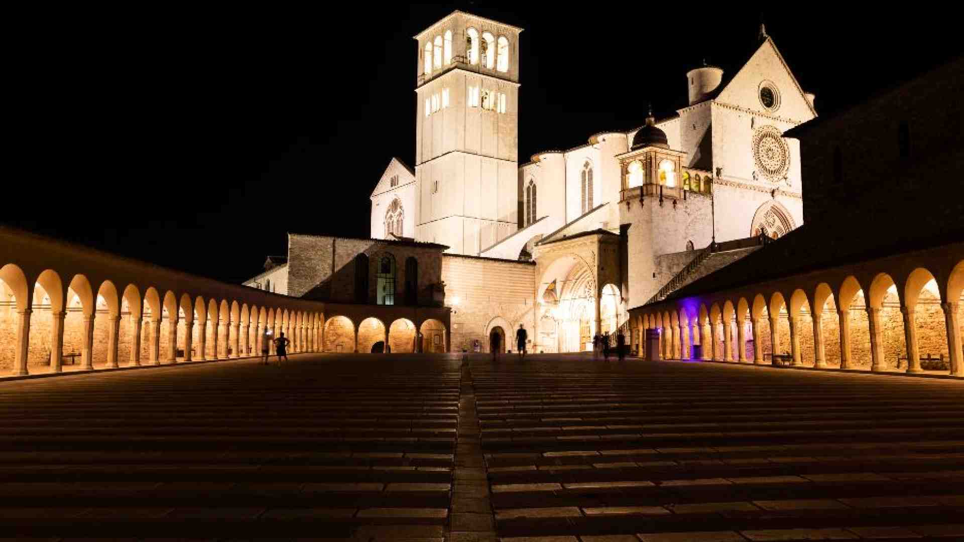 Immagine di Vivi Avvenire ad Assisi. Lettori e giornalisti sulle orme di san Francesco
