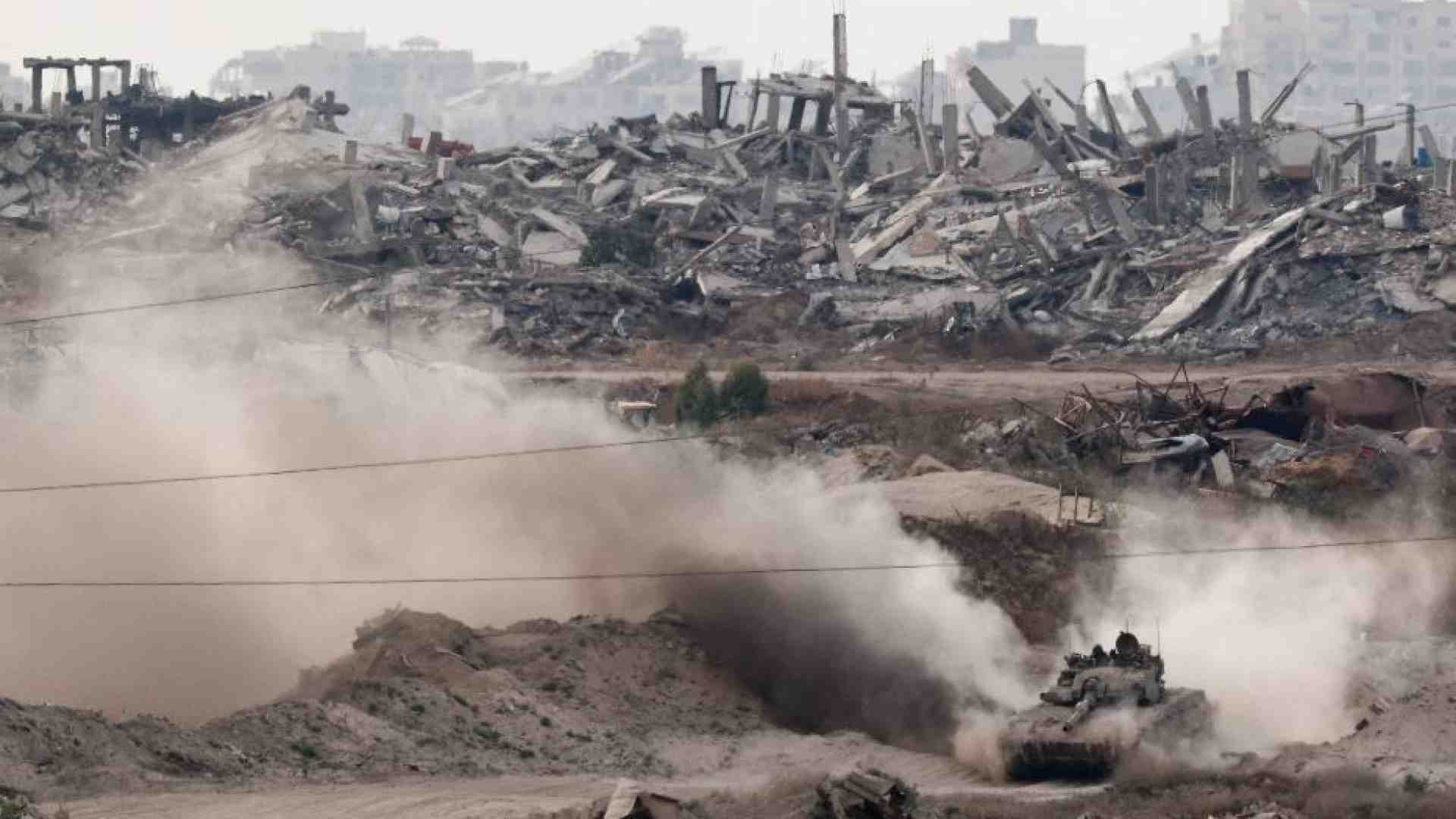 Immagine di Parte l'attacco finale a Gaza: i blindati israeliani avanzano nella Striscia