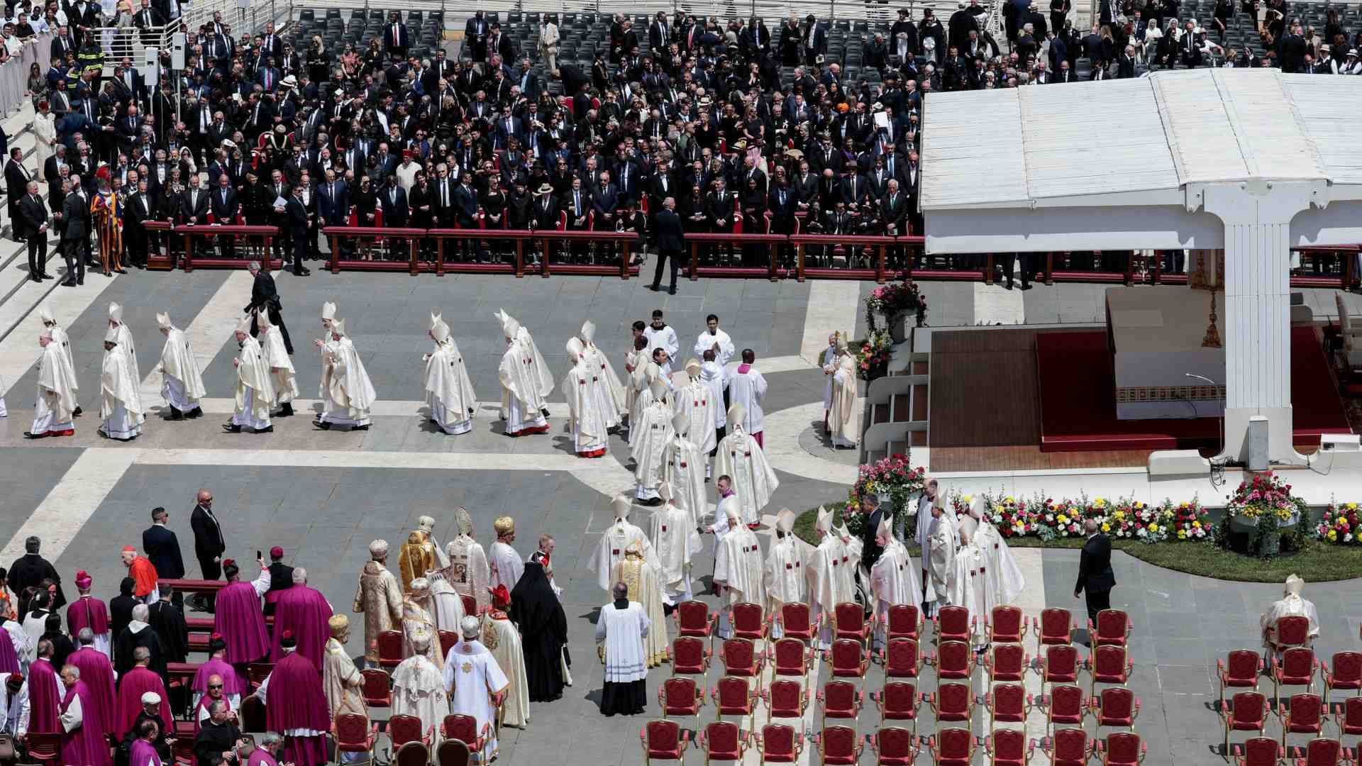Immagine di Dal Papa appello per Gaza: «Bambini alla fame». L'incontro con Zelensky