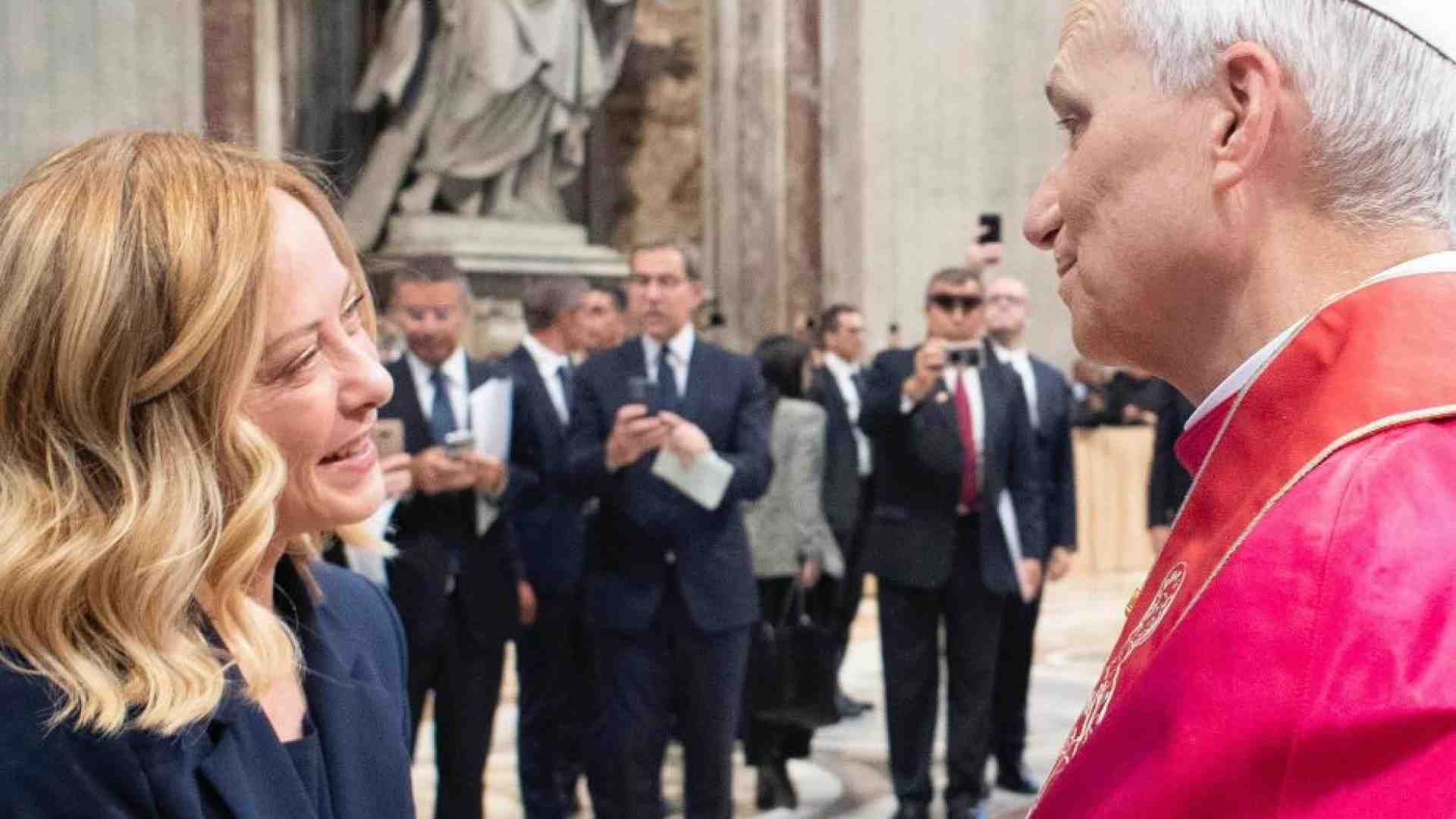 Immagine di Meloni chiama Leone XIV: «Vaticano disponibile ad accogliere colloqui Mosca-Kiev»