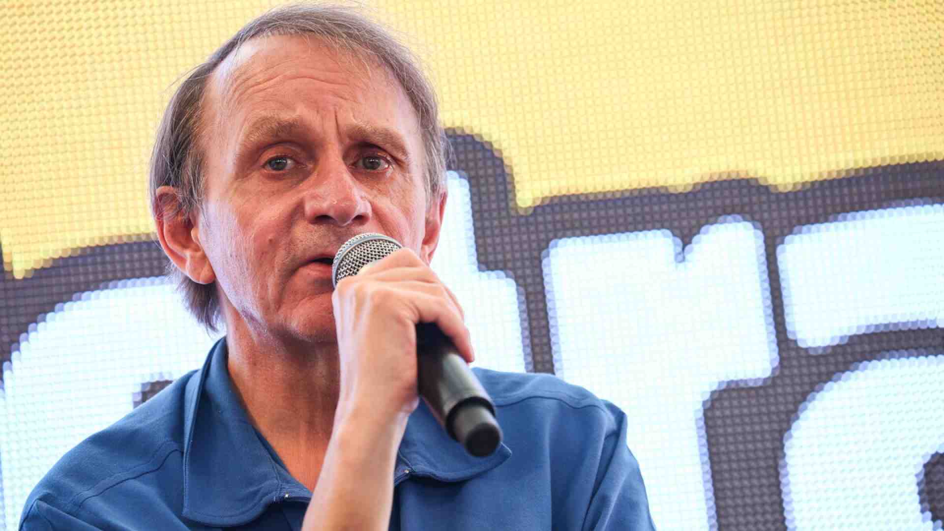 Immagine di Il solitario Houellebecq va a difendere lo stato ebraico (e corre nei rifugi antimissile)