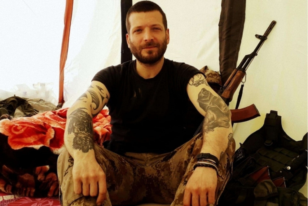 Lorenzo Orsetti in una foto dal suo profilo Facebook (via Ansa)
