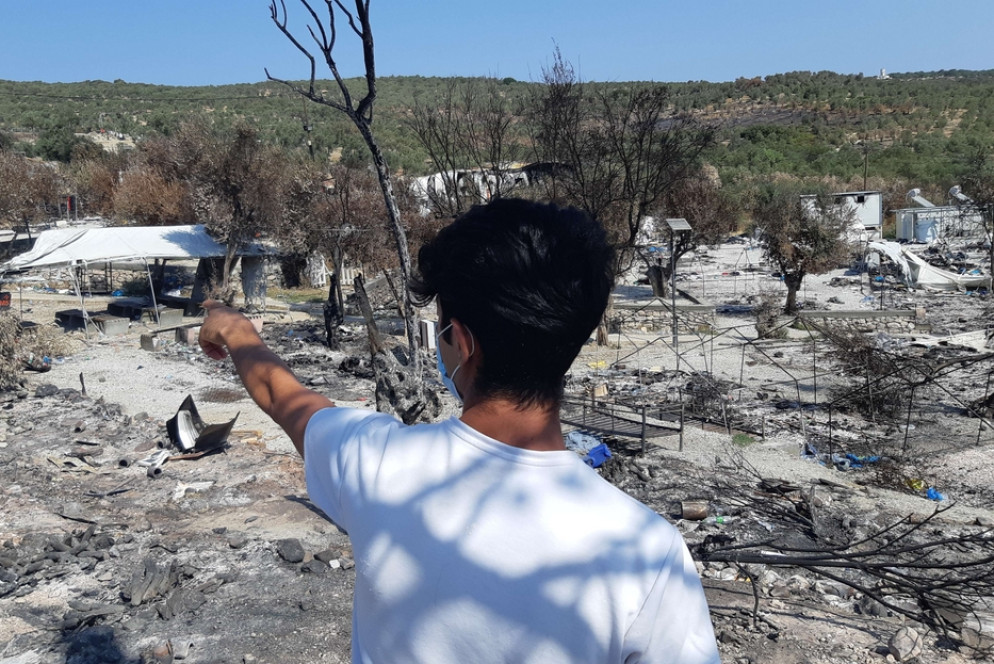 Il campo di Moria incendiato - H. Munsterman
