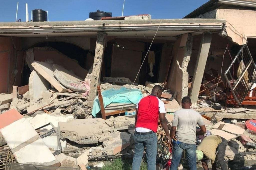 Il terremoto ha fatto danni - Collaboratori
