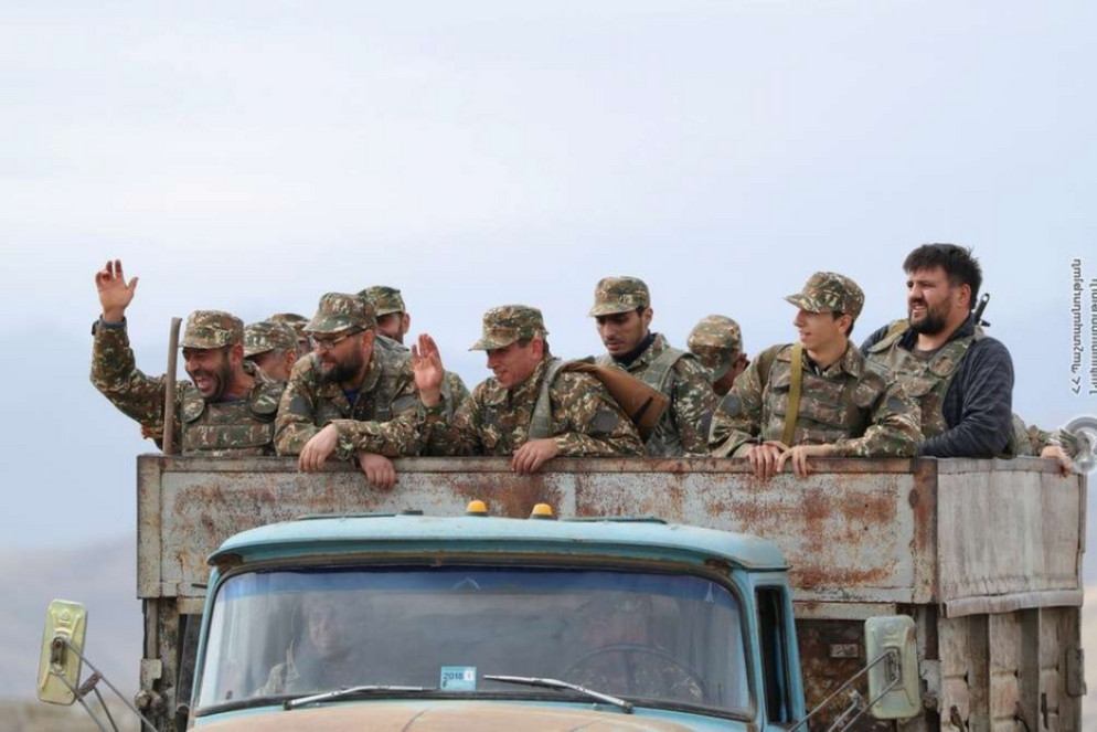 Soldati armeni in viaggio verso il fronte del Nagorno-Karabakh - Reuters