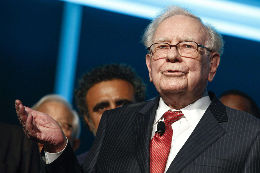 Warren Buffett, detto anche "l'Oracolo di Omaha", è il secondo uomo più ricco del mondo secondo la classifica di Forbes (Ansa)