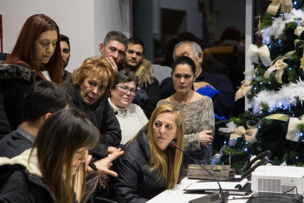 In primo piano Roberta Barelli (alle spalle in piedi Giada, l'unica figlia rimasta). Dietro Federico Scotta: 3 figli desaparecidos