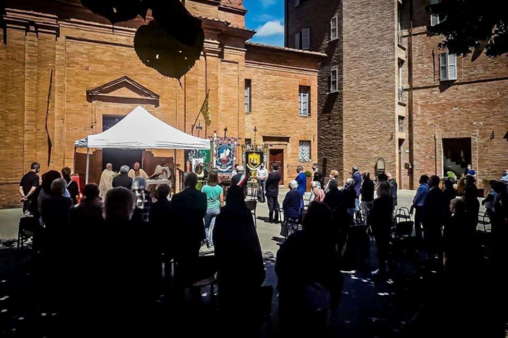 La Messa all'aperto con il cardinale Bassetti a Città della Pieve - Arcidiocesi di Perugia