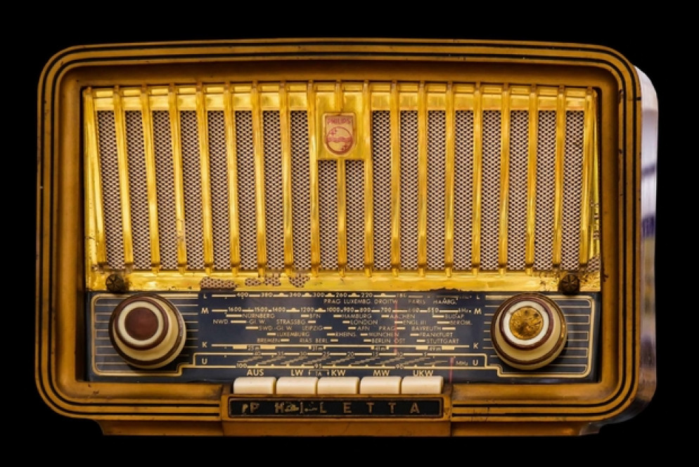 Una radio di una volta - Pixabay
