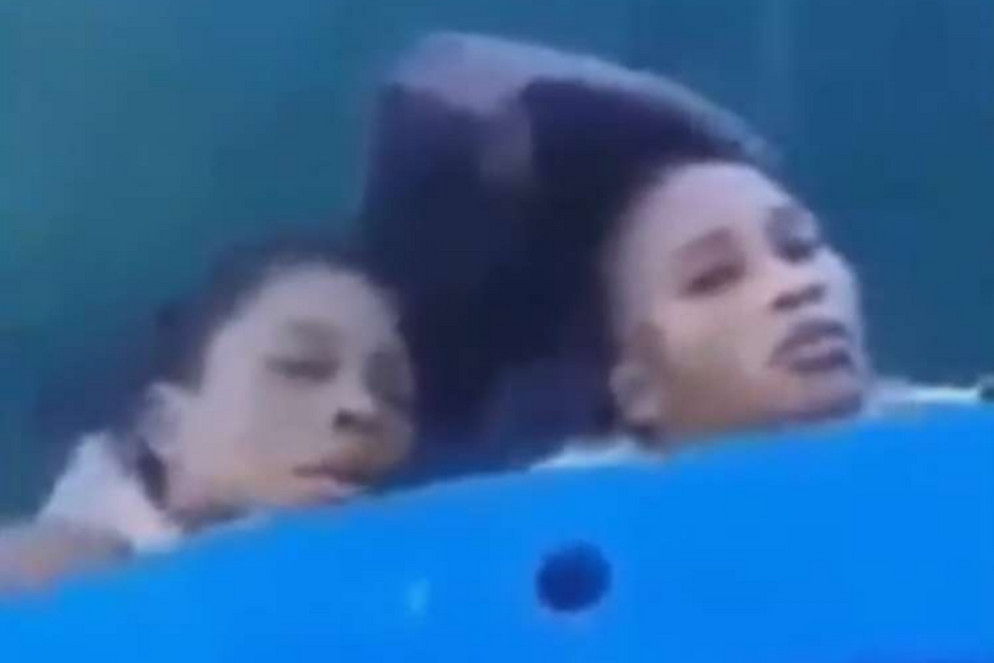 Un frame del video - .