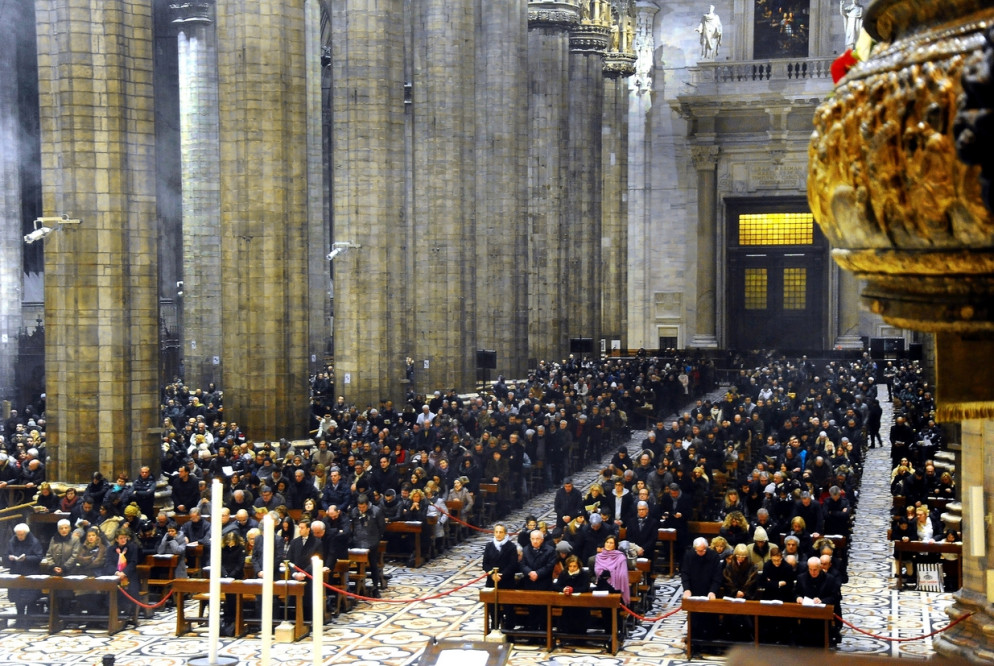Una celebrazione nel Duomo di Milano (Fotogramma) - .