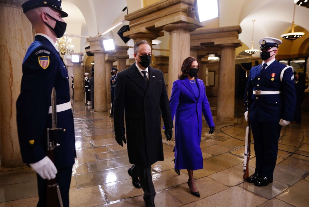 Kamala Harris insieme al marito Doug Emhoff - Ansa