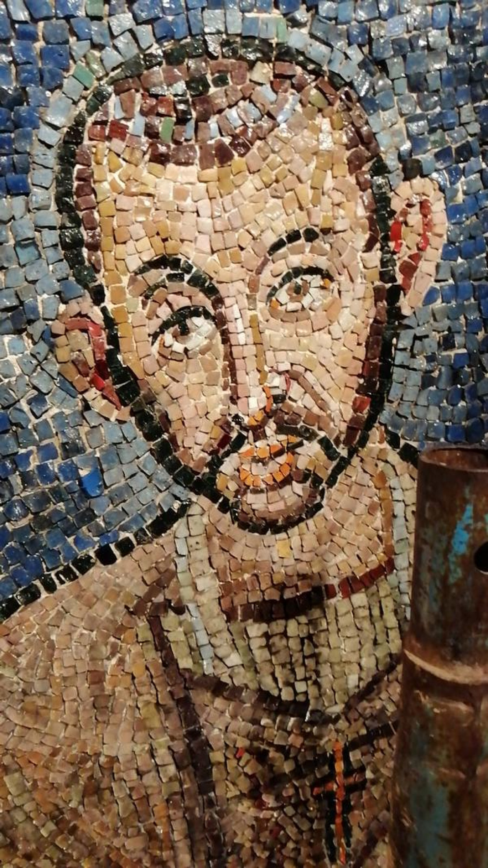 Milano, San Pietro in Ciel d'Oro: il mosaico con il ritratto più antico di sant'Ambrogio, fresco di restauro