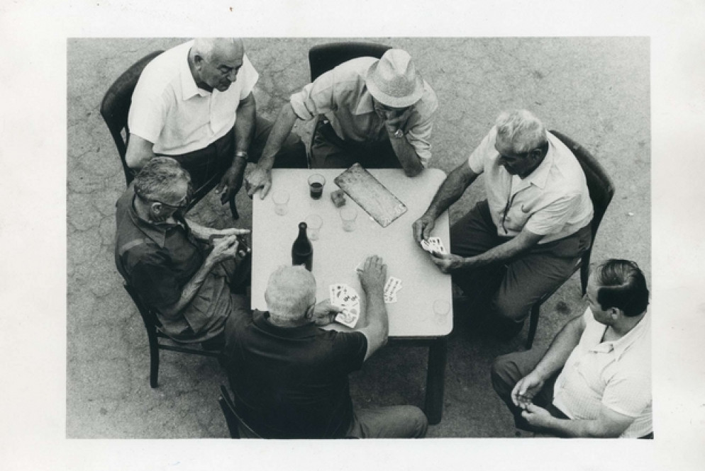 Uno scatto inedito di Gianni Berengo Gardin a Luzzara che non entrò nel libro “Un paese vent’anni dopo” (1976) in mostra a Reggio Emilia - Gianni Berengo Gardin